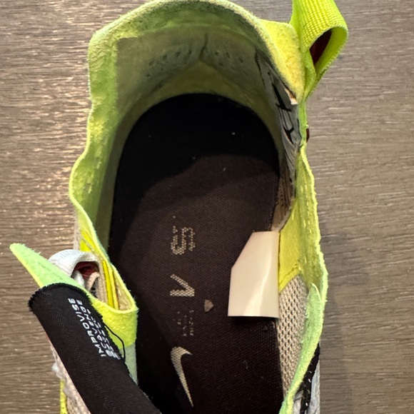 Nike Men's Yellow and Gray Athletic Shoes - Picture 3 of 6